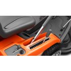 HUSQVARNA R214TC RIDER 94CM-ES VÁGÓASZTALLAL  